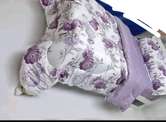[ GRAB IT AT LOW PRICE+ ADDED OFFERS 🤩✨ !!!] 4Pcs Size [ 6X7] Brand new Stylish and Luxurious  Binded duvet ✨1 pc duvet ✨1pc  bedsheet ✨2pcs  pillow cases.Designed With Durability and Functionality👌