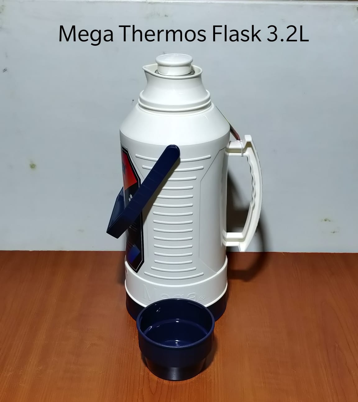 [📢PRICE DROP ALERT! SAVE BIG ON YOUR FAVES 🤑!!!] 1Pc Brand New Very Quality Durable Mega Thermos Flask 3.2L with 2strong Handle   🌟perfect for family use, office, travel, or outdoor events.