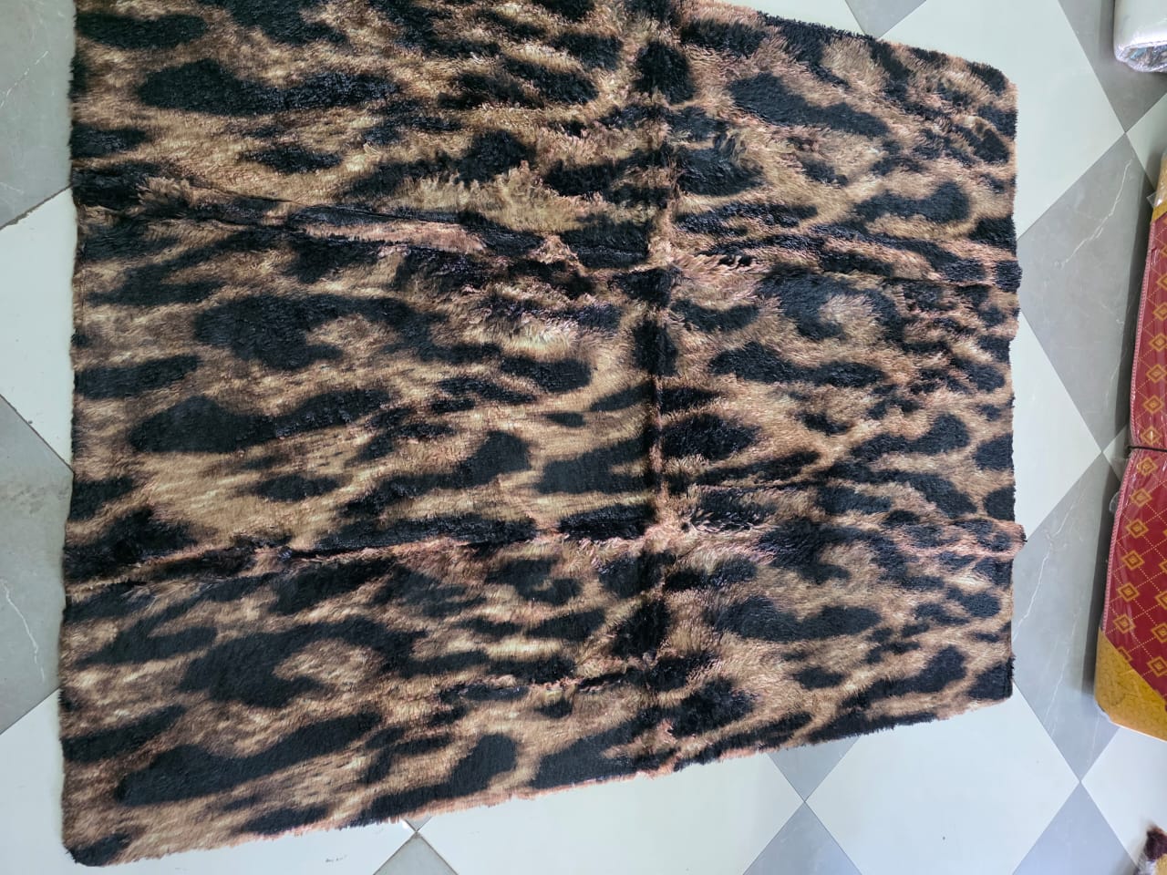 🔴 LAST CHANCE OFFER 🔴 - Fluffy Carpet 5x8 – Soft, Cozy & Stylish Area Rug at Affordable Price