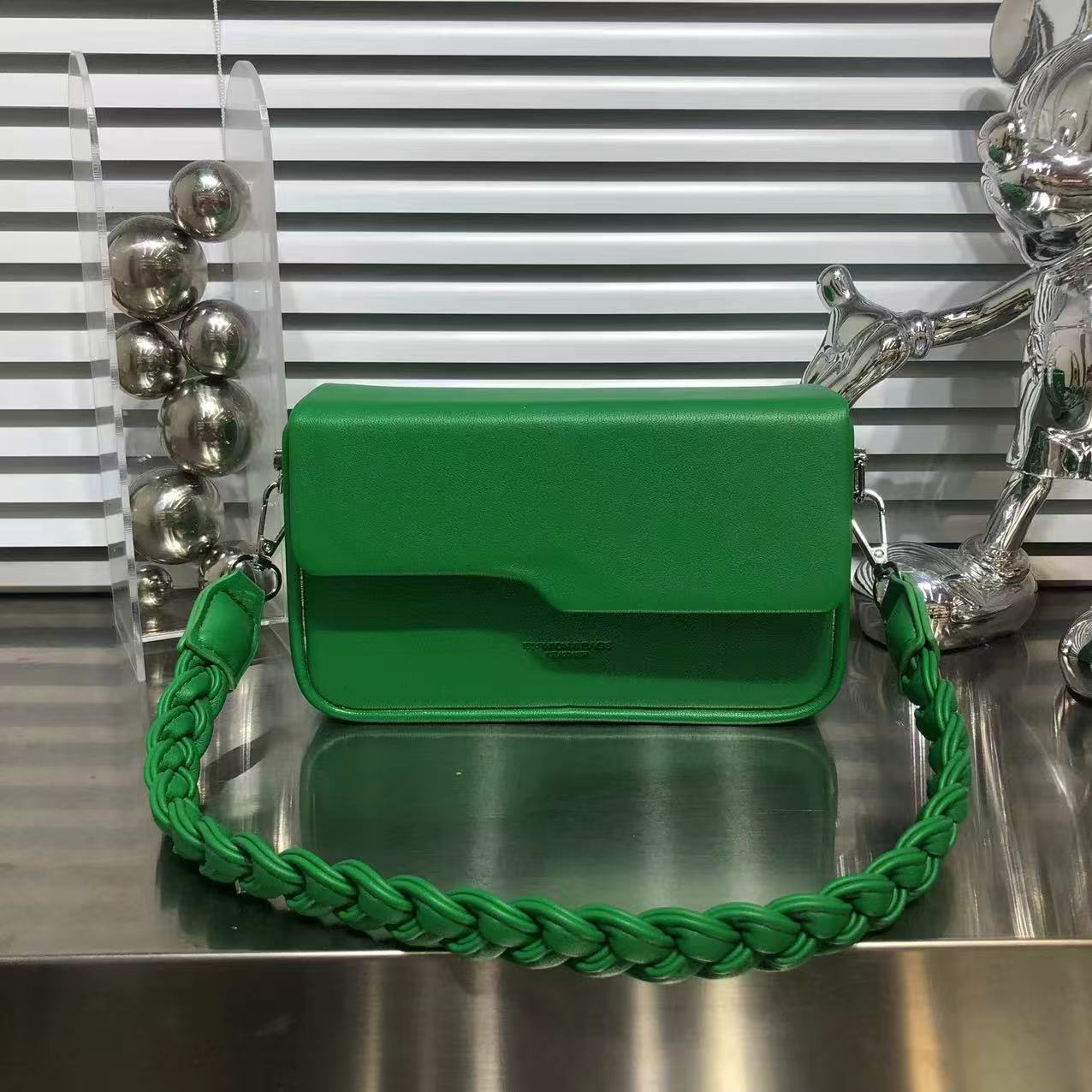 [🟡 REGULAR OFFER 🟡 !!! ] Single  Classy Affordable Brand New Stylish and Luxurious Elegant Fashionable Ladies Handbags At an Exclusive And Enticing Offer✨👌Desiring To Serve The Best Experience