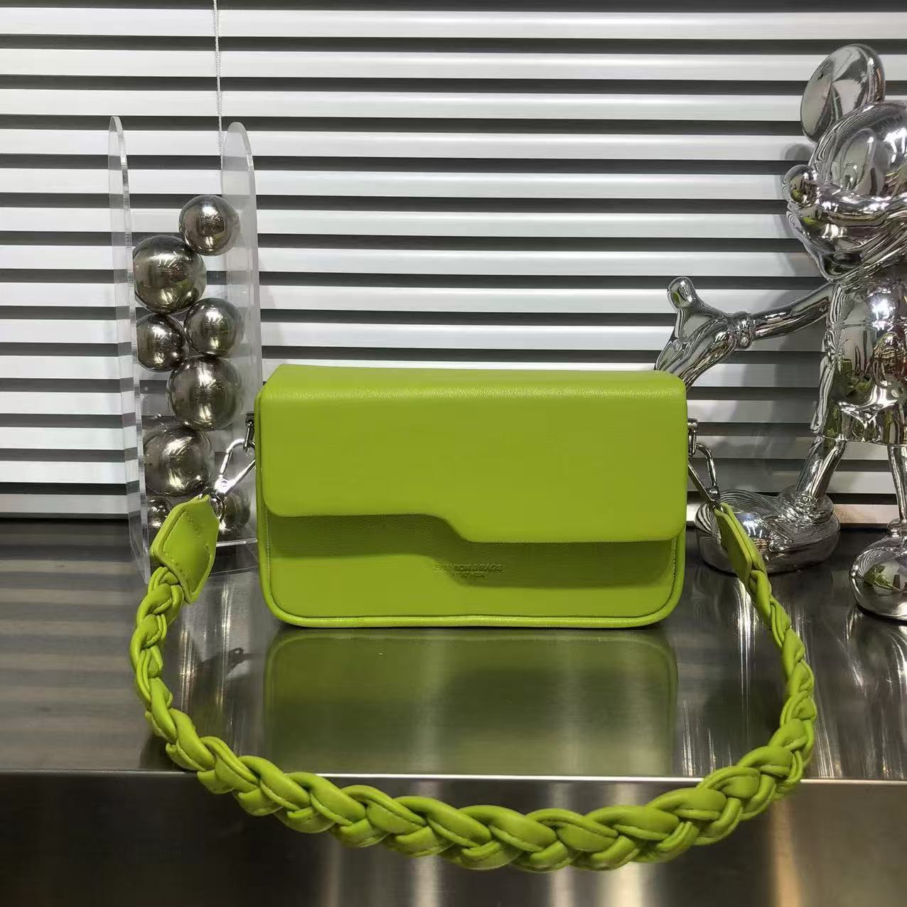 [🟡 REGULAR OFFER 🟡 !!! ] Single  Classy Affordable Brand New Stylish and Luxurious Elegant Fashionable Ladies Handbags At an Exclusive And Enticing Offer✨👌Desiring To Serve The Best Experience