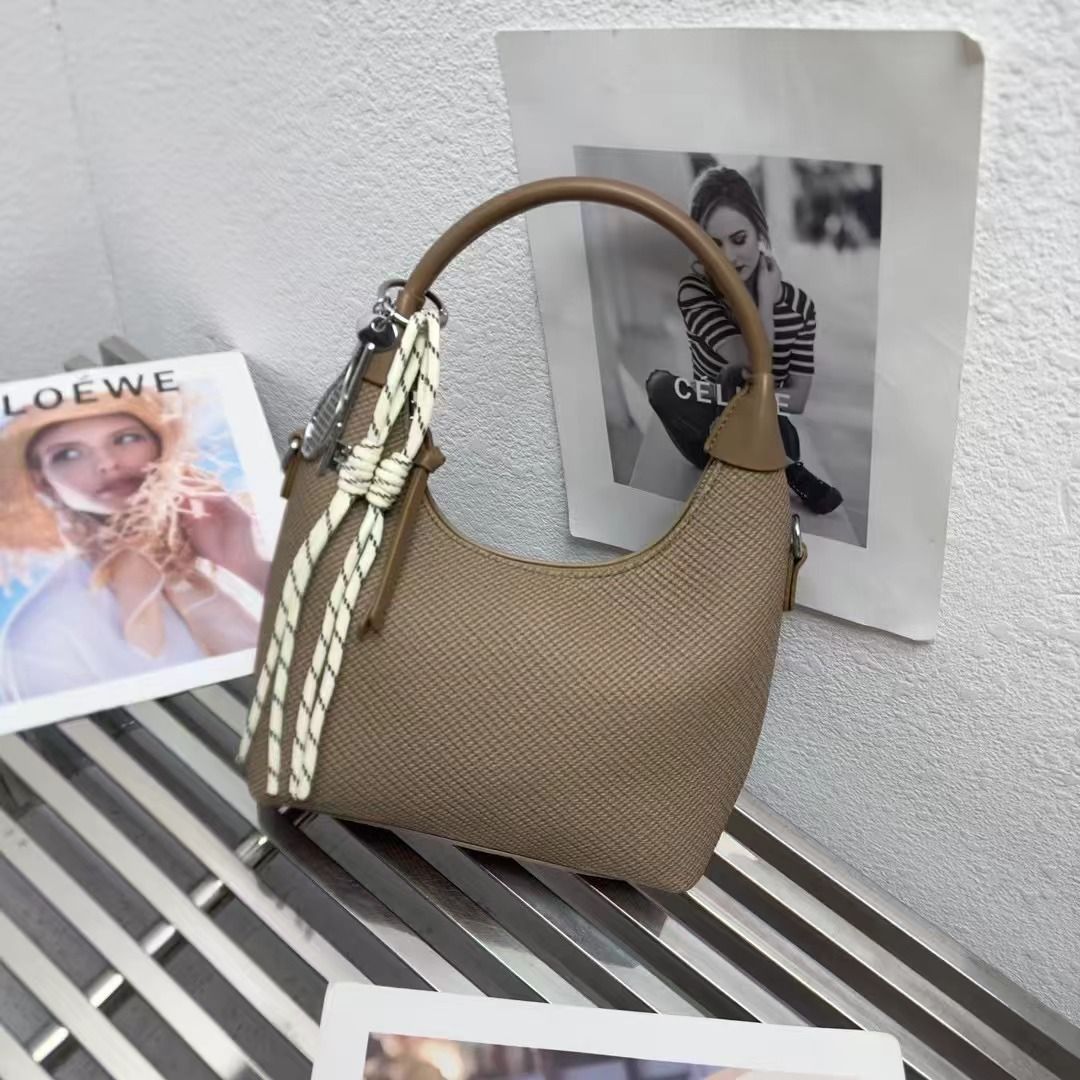 [⏰ TIME LIMITED OFFER ⏰ !!! ] Single Classy Affordable Brand New Stylish and Luxurious Elegant Fashionable Ladies Handbag At an Exclusive And Enticing Offer✨👌Desiring To Serve The Best Experience