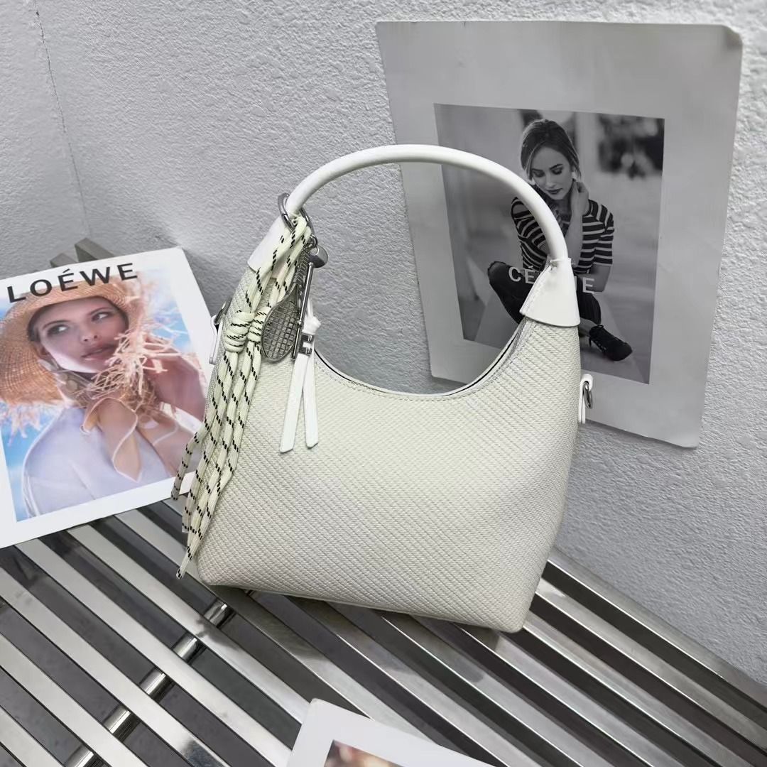 [⏰ TIME LIMITED OFFER ⏰ !!! ] Single Classy Affordable Brand New Stylish and Luxurious Elegant Fashionable Ladies Handbag At an Exclusive And Enticing Offer✨👌Desiring To Serve The Best Experience