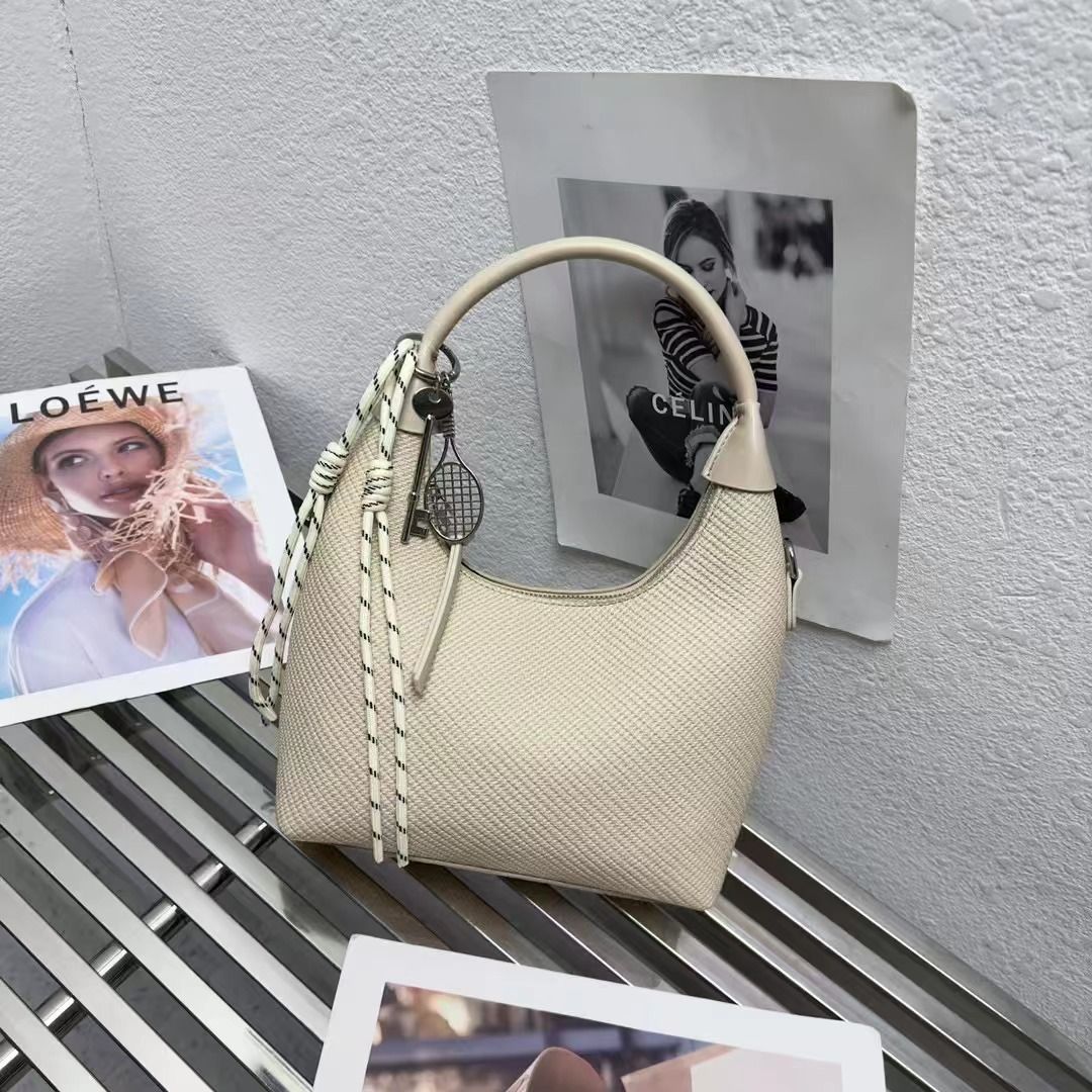 [⏰ TIME LIMITED OFFER ⏰ !!! ] Single Classy Affordable Brand New Stylish and Luxurious Elegant Fashionable Ladies Handbag At an Exclusive And Enticing Offer✨👌Desiring To Serve The Best Experience