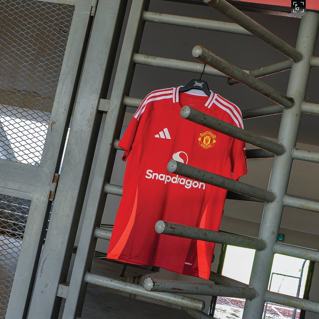 New Man Utd Home Jersey 24/25 New Snapdragon sponsor Authentic jersey