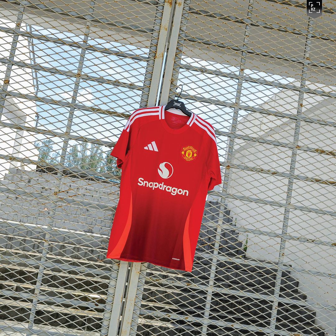 New Man Utd Home Jersey 24/25 New Snapdragon sponsor Authentic jersey