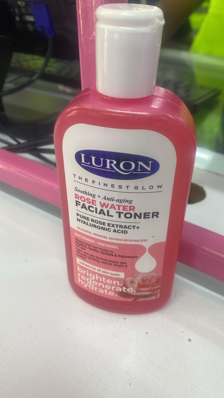 Luron Rose Water Facial Toner Soothing AntiAging Rose Water Facial Toner 210ml pH-balances, Hydrates, Refreshes Brightens Glow Even Tone Soothes your skin Hyaluronic Acid Niacinamide