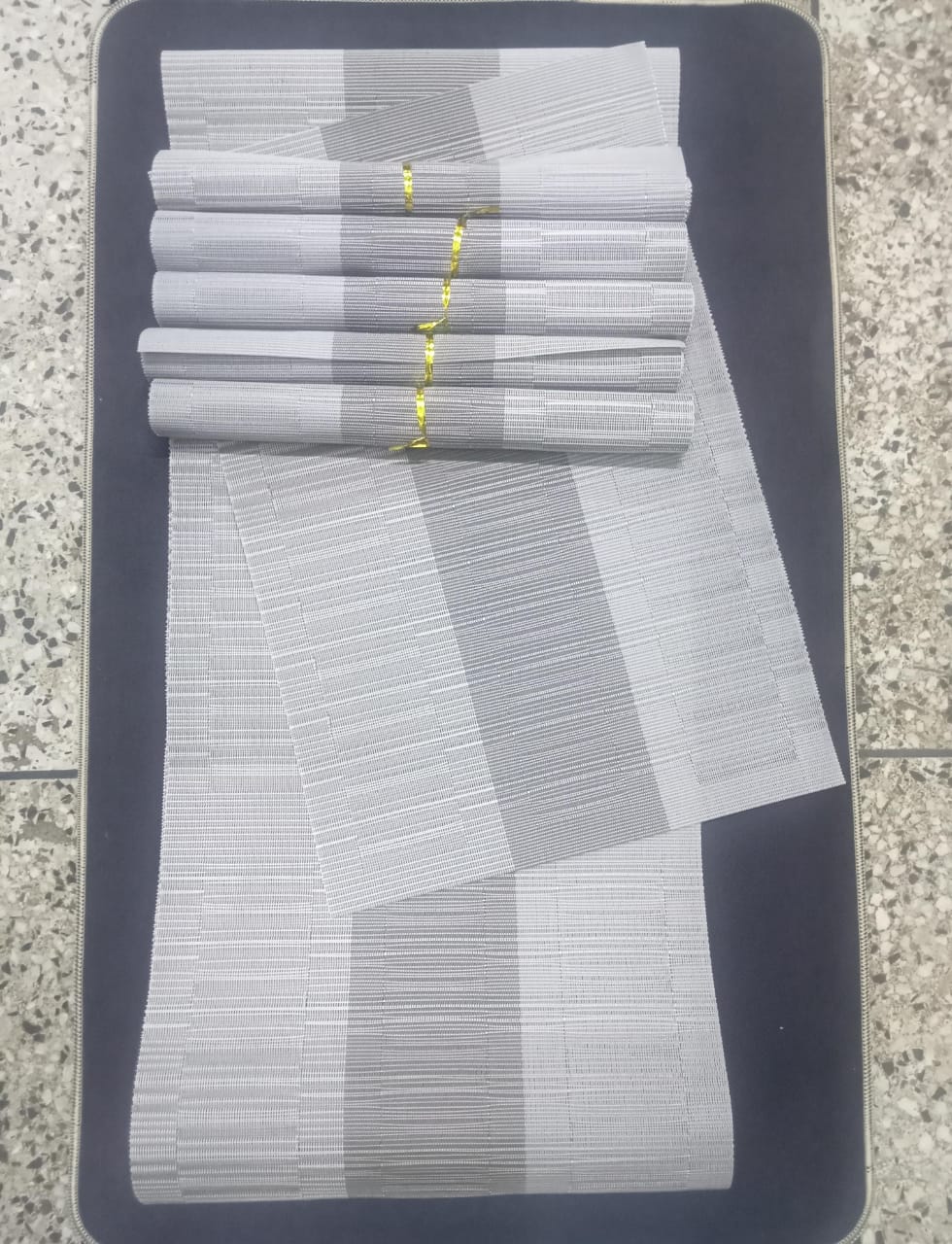 Set of 6pcs PVC Home/office/dining table mats with one piece table runner