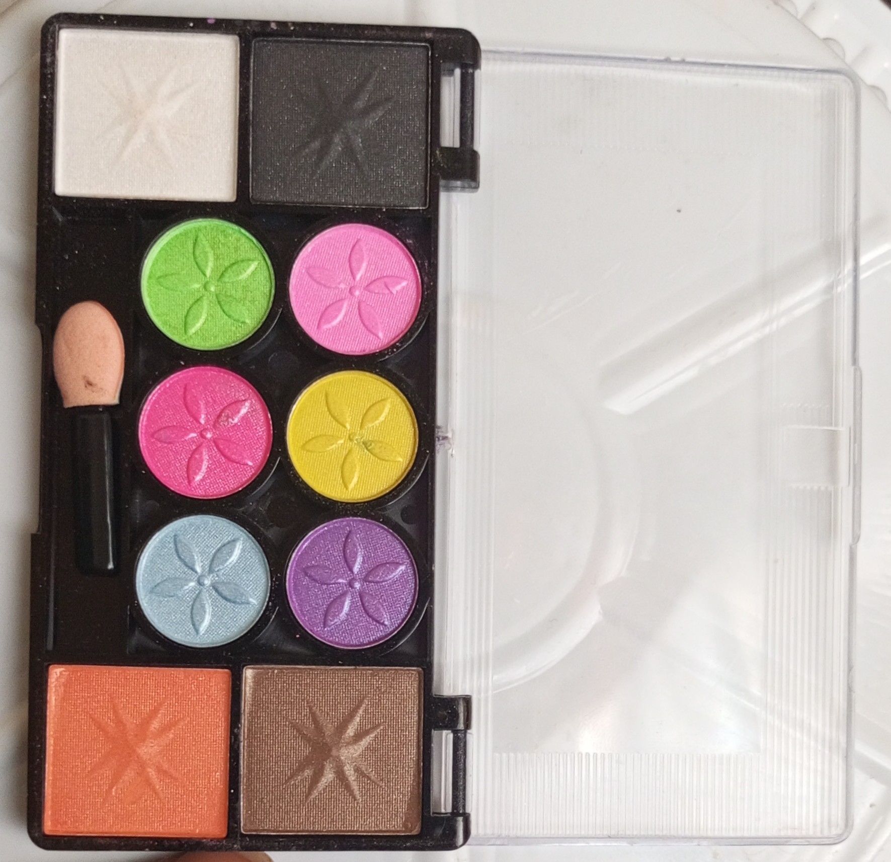 Fancy 10 Color Matte Eyeshadow Palette Color Mix with applicator
