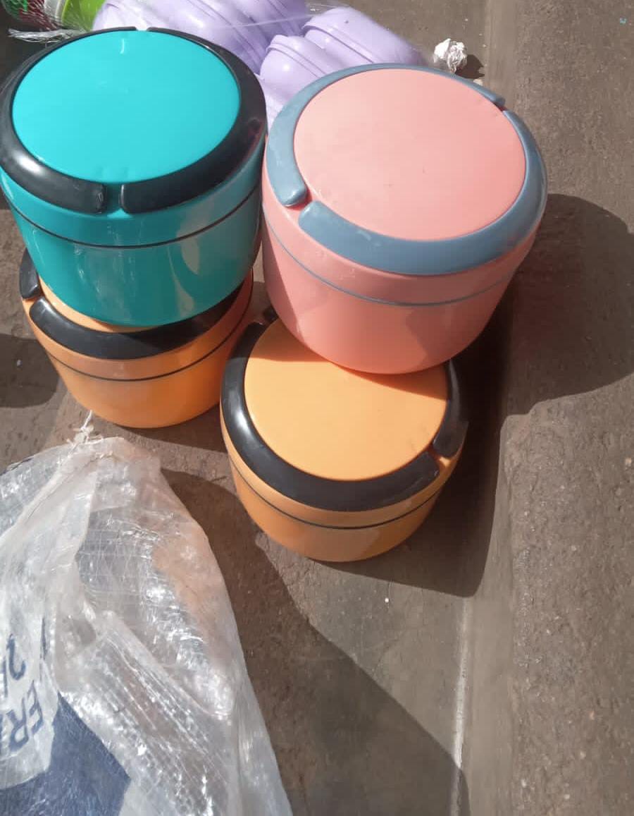 Food flask Lunch Box Hot Pot Flask Insulated Food Jar. TempShield️ double-wall vacuum insulation protects temperature for hours and Leakproof when closed