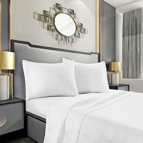 4 pcs of 6*7 Plain White Cotton Bedsheet Set Comes as 2pcs of Bedsheets and 2pcs of Pillow Cases