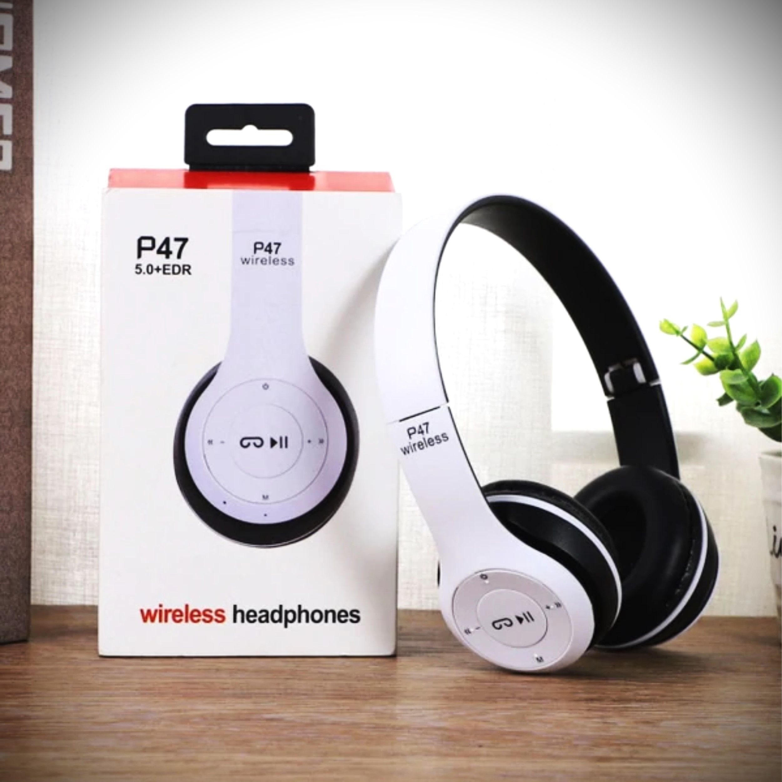 P 47 Hi-Fi Wireless Bluetooth Headphones  +  memory card