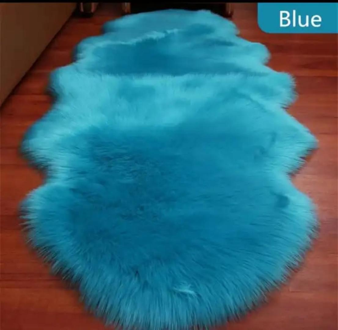 FLUFFY/WOOL/CHIWAWA CARPET SOFT MAT SUITABLE FOR SITTING ROOM AND BED ROOM FLUFFY BEDSIDE/DASHBOARD MAT CHIWAWA MAT