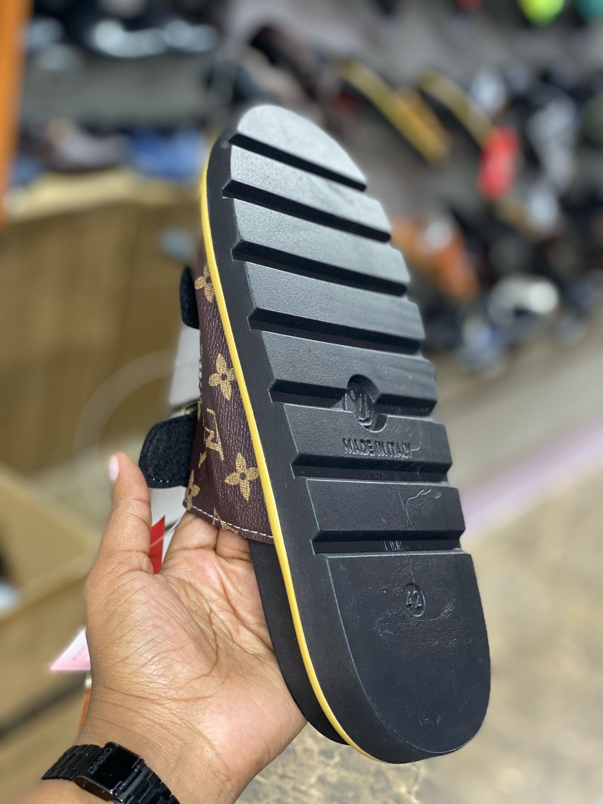 Latest pure leather authentic LV fashion outdoor/Indoor slides