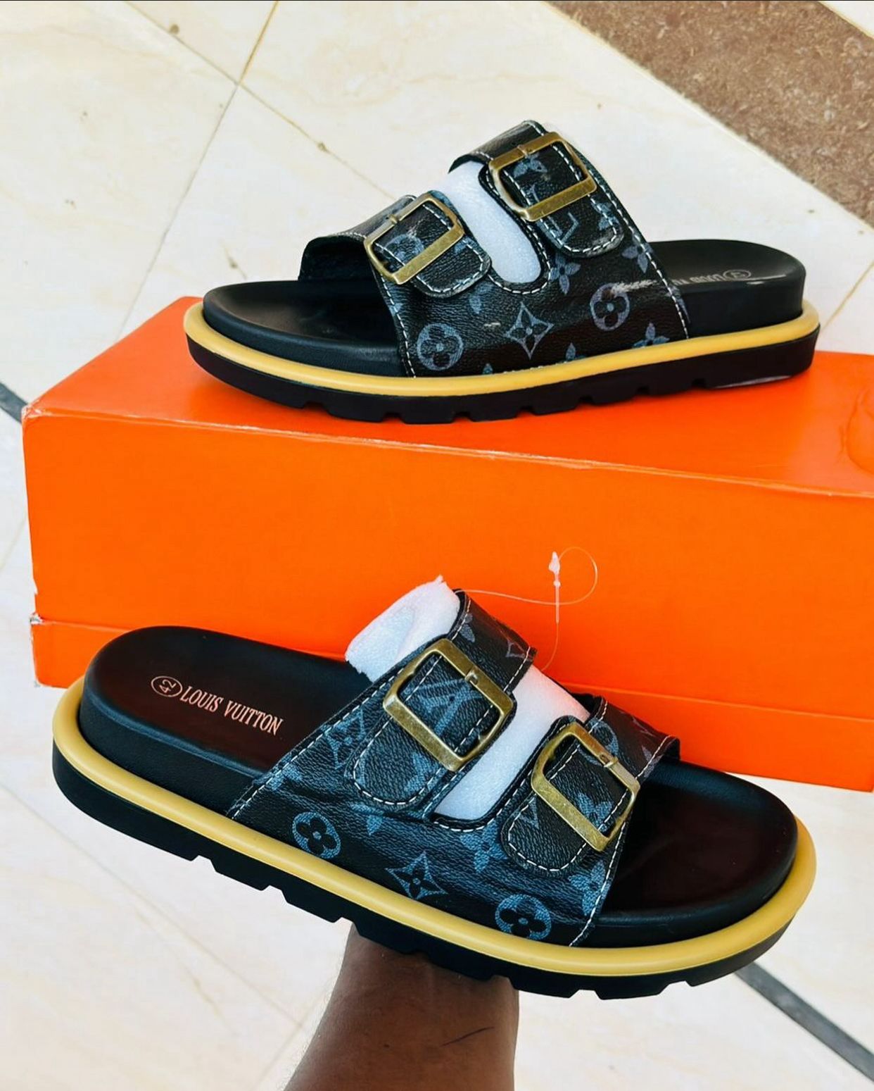 Latest pure leather authentic LV fashion outdoor/Indoor slides