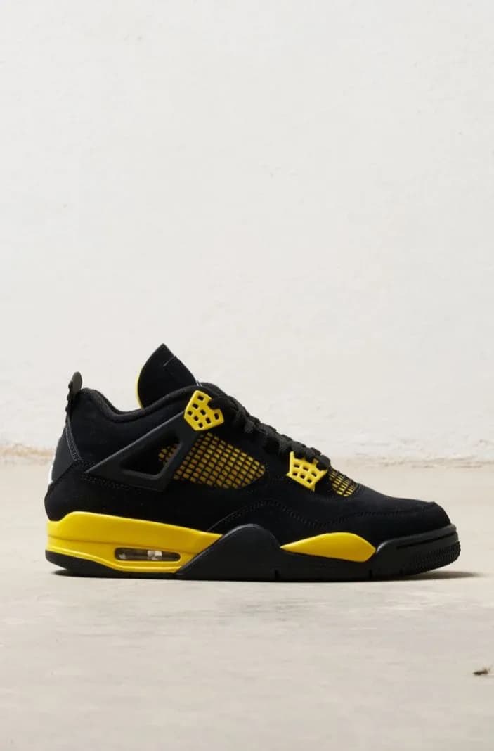 ⚡HIGH QUALITY ⚡JORDAN 4 high quality j4 thunder red sneakers original fashion leather men shoes ❤️‍🔥🔥 available in black, blue, green, yellow ,red