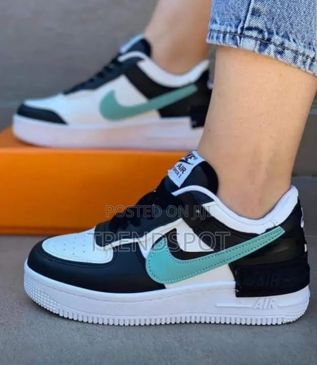 ORIGINAL CLASSIC Airforce 1 GIRLS HIGH CUT quality Air force 1 poisonous ladies shoes ⚡ High quality unisex sneakers⚡ 🔥❤️‍🔥 very cute looking 🥰unisex Airforce 1 shadow women/men original sneakers⚡✨
