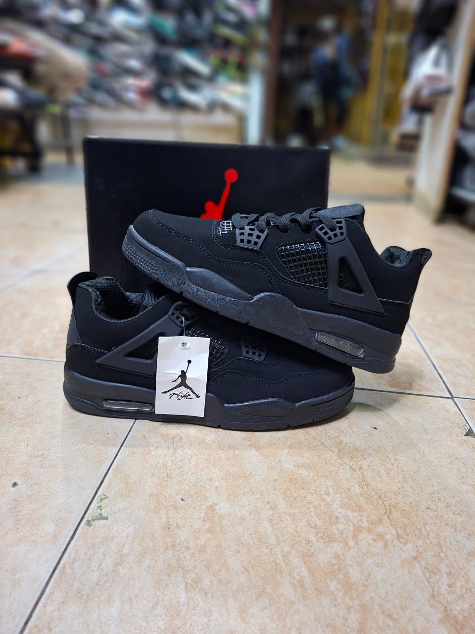 ⚡HIGH QUALITY ⚡JORDAN 4 high quality j4 thunder red sneakers  fashion leather men shoes ❤️‍🔥🔥 available in black, blue, green, yellow ,red