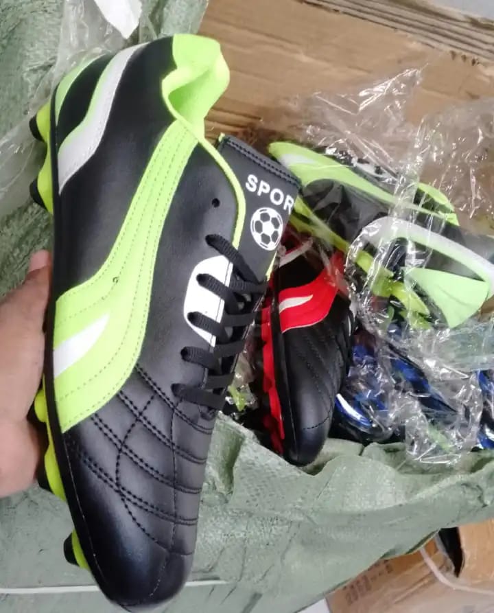 High Quality unisex 🔥 soccer/football boots🔥🔥