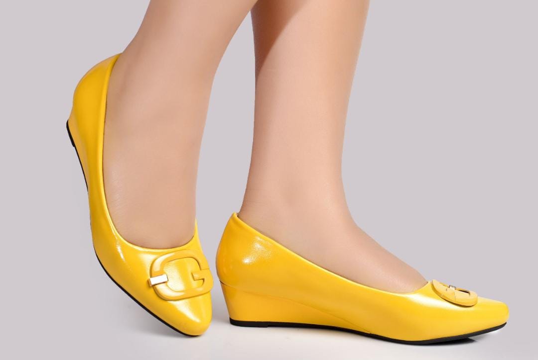 LADIES New all day low wedged SHOEs🔥🔥🔥🔥 Quality fashion comfortable women/ladies🔥🔥🔥🔥 your favourite Closed classic low wedge shoes