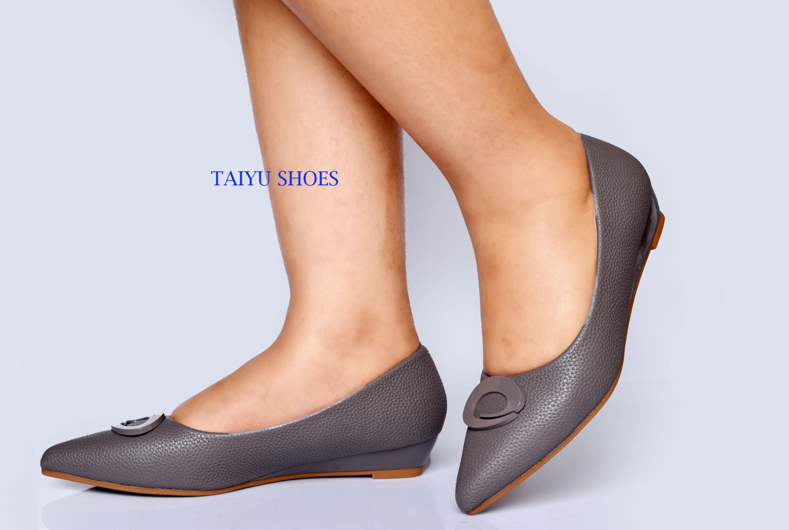 👠✨ Taiyu Elegant Ladies’ Low Wedge Shoes – Comfort Meets Class! 💎Step into sophistication with these Taiyu low wedge shoes, crafted for modern women who value both comfort and elegance. Perfect