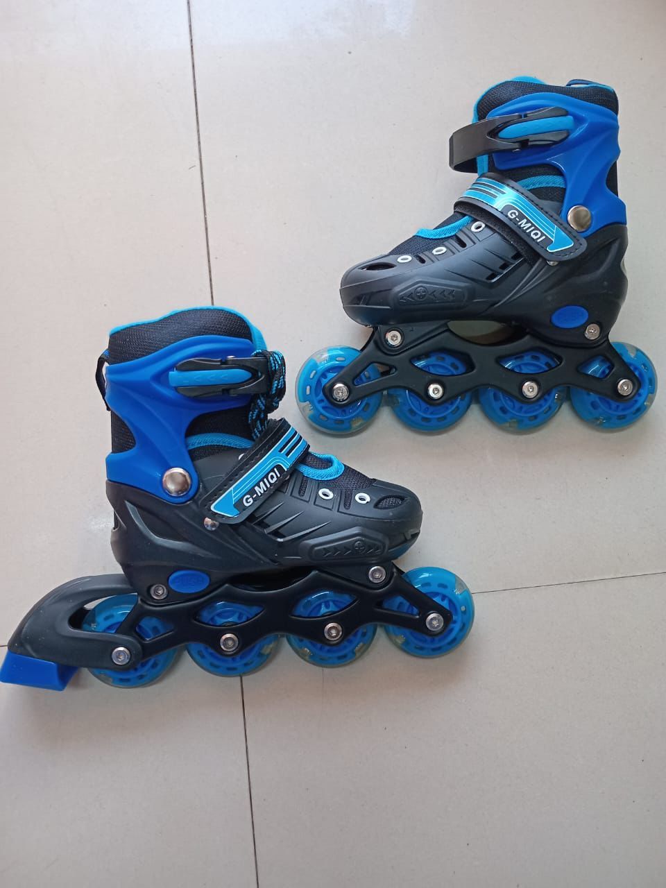 🛼✨ Quality Hard Skate boots Adjustable Roller Skates – Fun, Safe & Stylish! ✨🛼Let your little one roll in confidence with these strong, comfortable, and adjustable roller skates