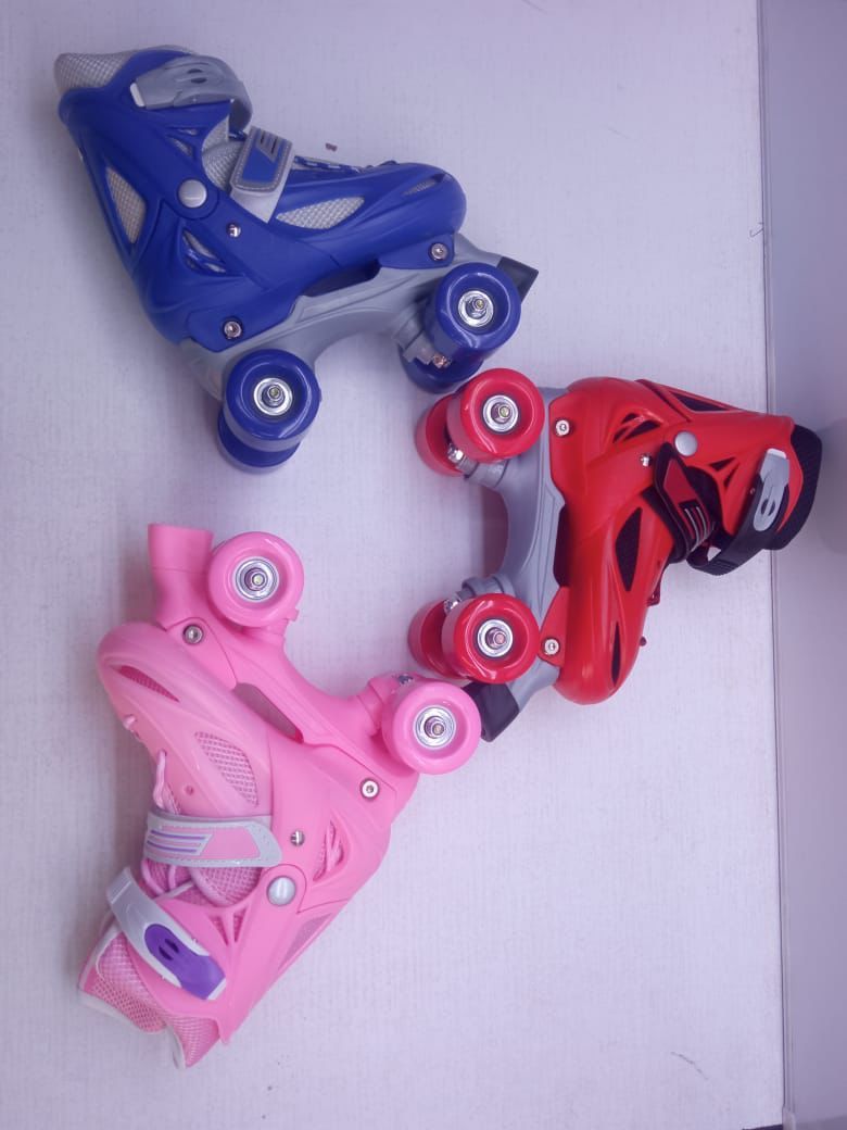 🛼🌟 Kids 4-Wheel Roller Skates – Safe, Strong & Super Fun! 🌟🛼Give your child the perfect balance and confidence with these classic 4-wheel roller skates – ideal for beginners!