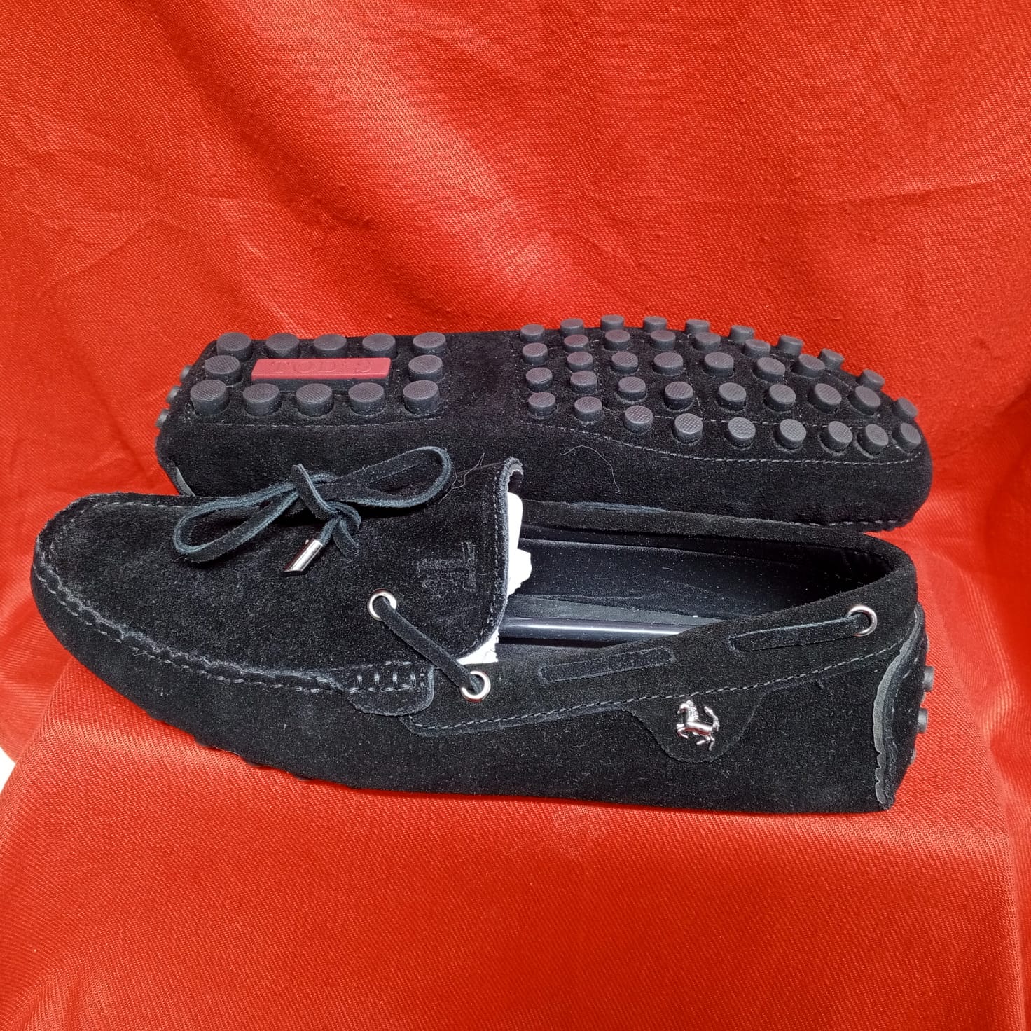 🖤 Classic TOD Suede Loafers – Effortless Style & Comfort 🖤Step into pure class and comfort with these stylish suede loafers – perfect for a clean, relaxed, and premium looks