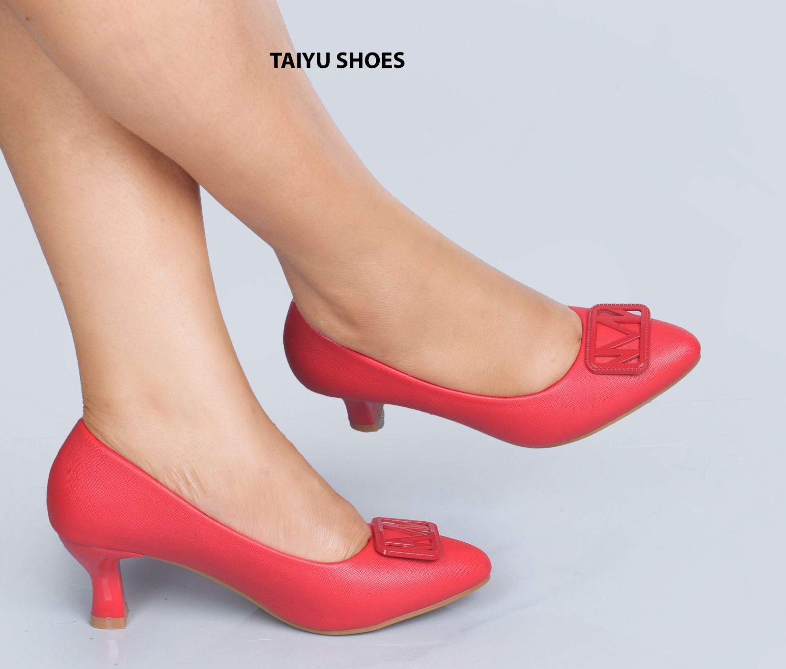 👠✨ Taiyu Classic Low-Heel Pumps – Elegance You Can Walk In ✨👠Upgrade your everyday look with these stylish, comfortable low heels designed for modern women who want both class and ease