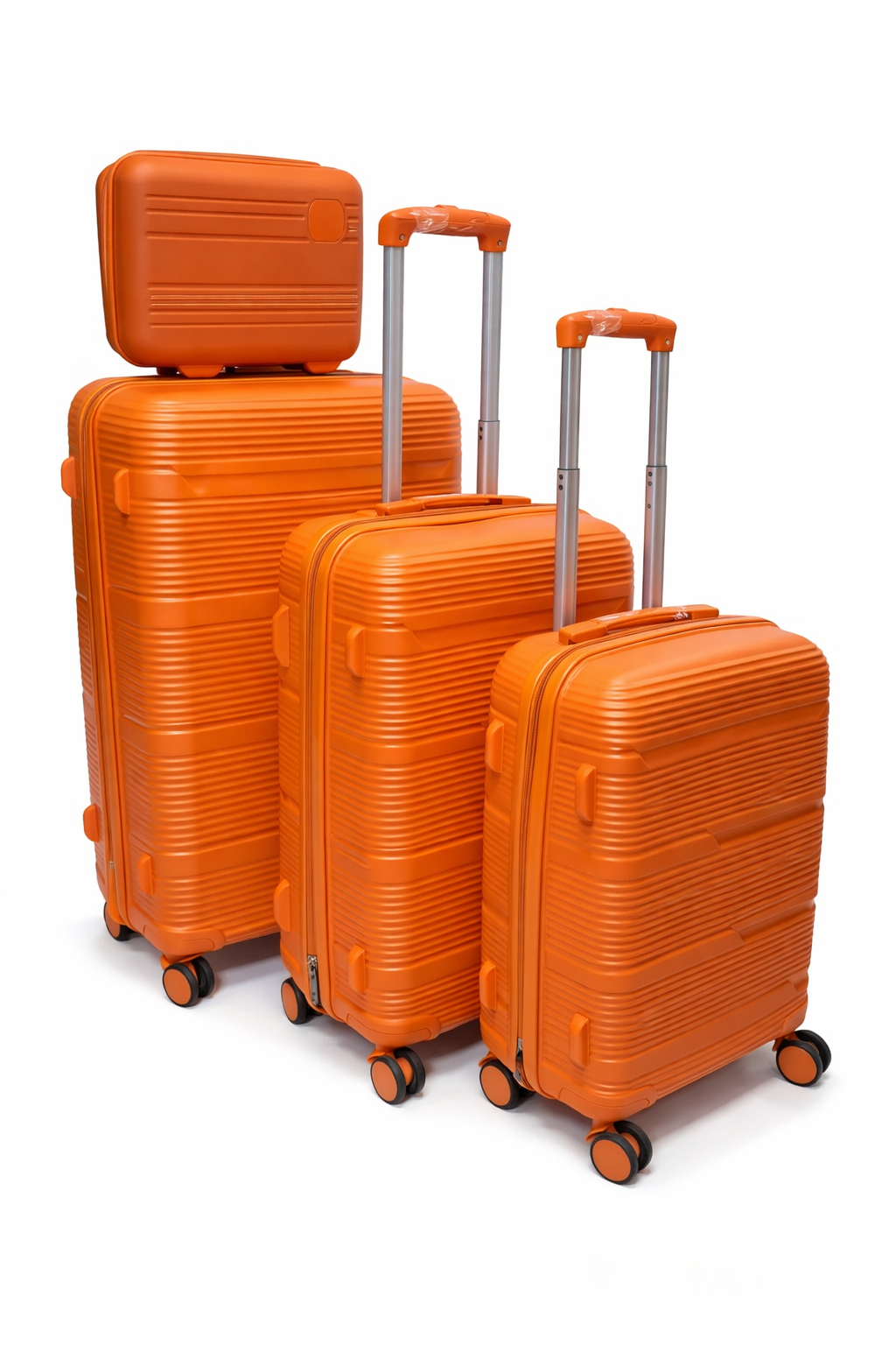 🧳 4 in 1 Hard Shell Luggage Set (Rubber Finish) Travel smart and in style with this 4-in-1 hard shell luggage set — built for durability, security, and smooth movement ✈️