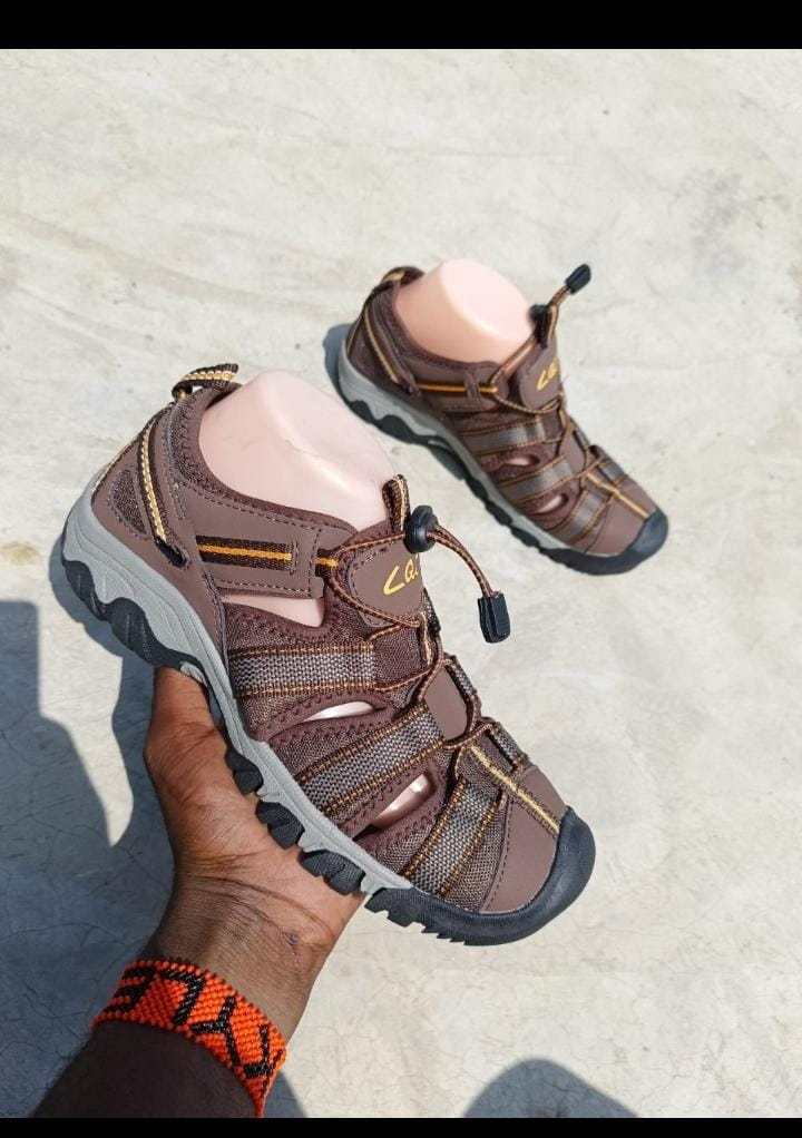 👟✨ CAT Men’s Open Leather Sandals (Adult) Upgrade your everyday footwear with these CAT (Caterpillar) open leather sandals—built for durability, comfort, and rugged style