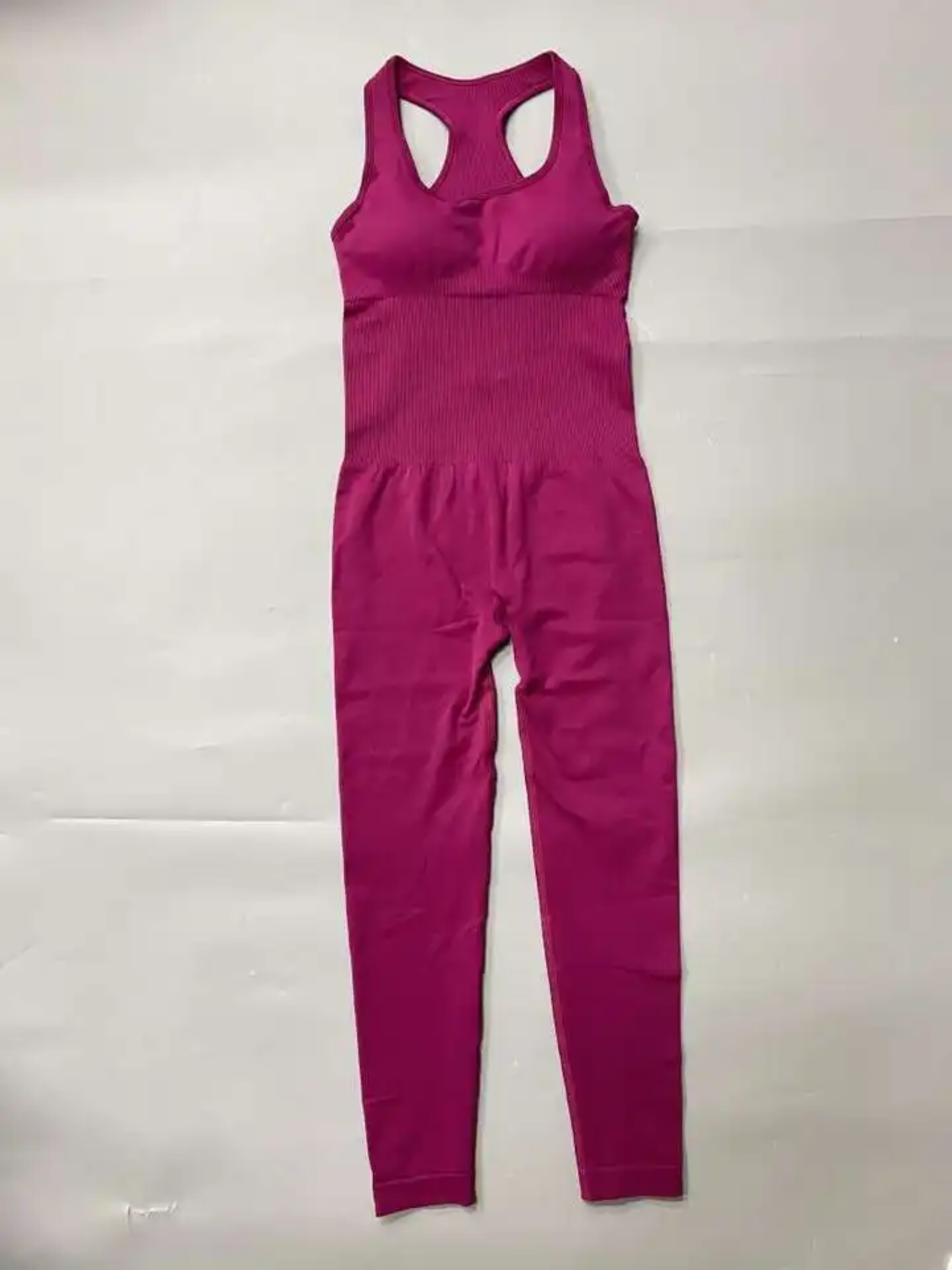 Women’s Yoga Fitness Set with Exposed Backstrap – High-Stretch Workout Top with Chest Pad and Tight Body Design – Stylish Sportswear for Training, Yoga, or Casual Wear – Comfortable, Breathable Fabric