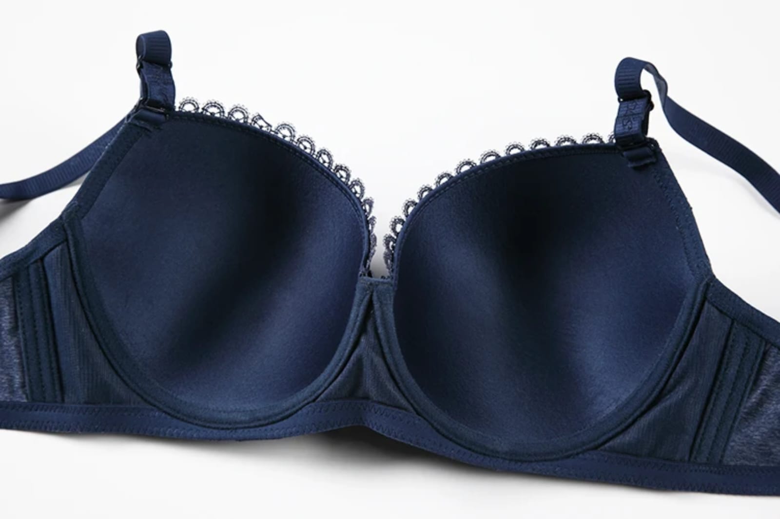 Women's Underwire Bra with Molded Cups and Lace Trim – Adjustable Straps – Everyday Support Lingerie – Assorted Colors