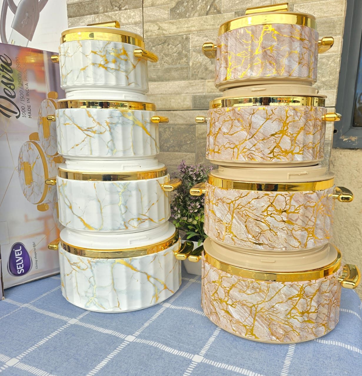 4pcs of desire Insulated Hotpots Food Warmer Hot Pot, Serving Dishes Serveware Set 1, 1.5, 2.5 and 3.5litres Casserole Hotpot to keep Food Hot or Cold