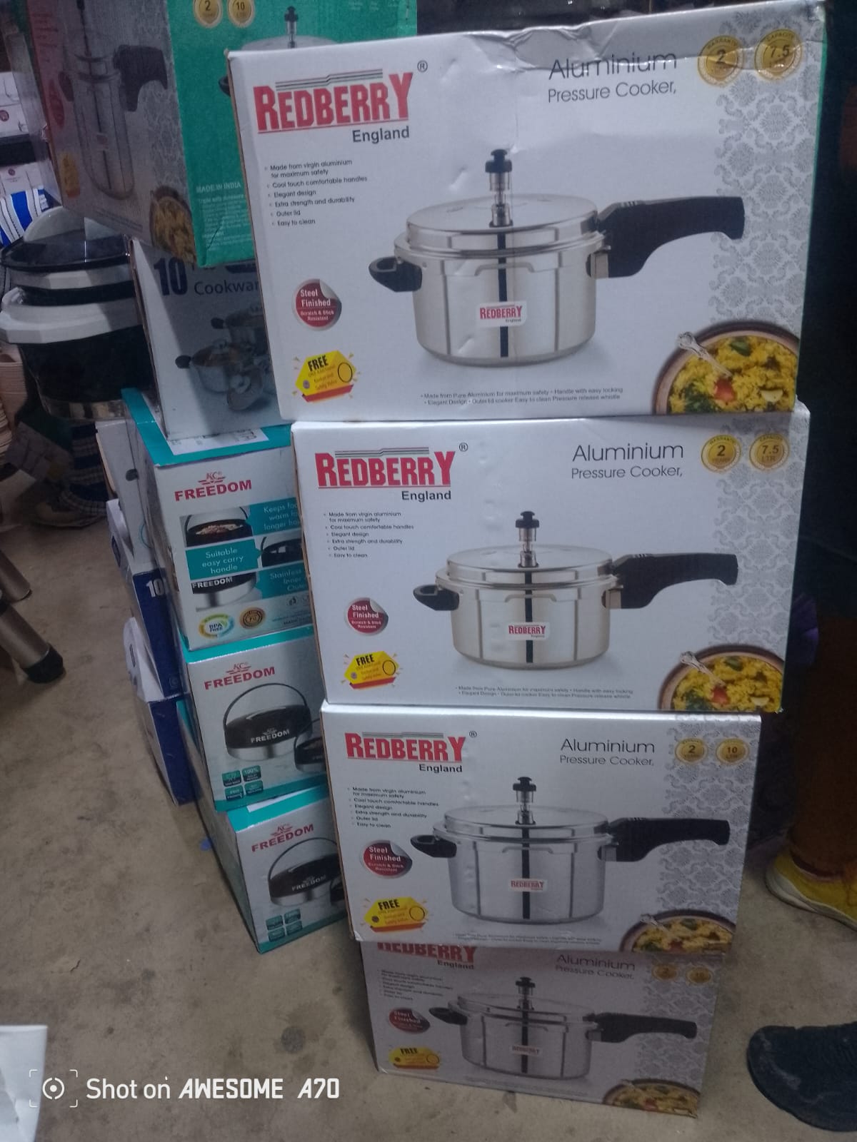 REDBERRY PREMIUM RANGE ONE HANDLE ALUMINIUM PRESSURE COOKER WITH GLASS LIDS, WITH FREE EXTRA GASKET & SAFTY VALUE