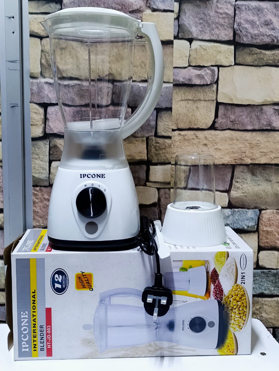 Ipcone blender Blender has a jug capacity of 1.5L safely locked with a locking cover, quite enough for your blending. This 3-speed blender comes with a powerful 350W motor that has an overheat