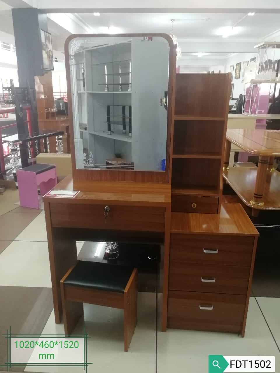 CLEARANCE OFFER Dressing table with sliding mirror
