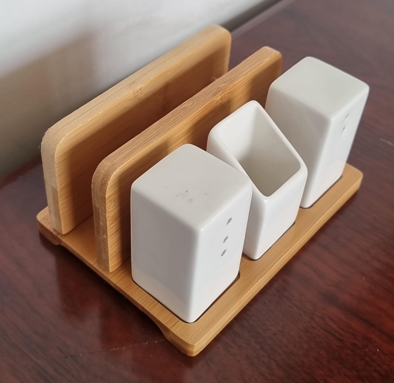 Bamboo Salt Pepper Napkin Holder Set for Kitchen Dining Table, Natural Napkin Holder Stand with Salt Pepper Caddy Restaurant Lunch Napkin Holder Organizer