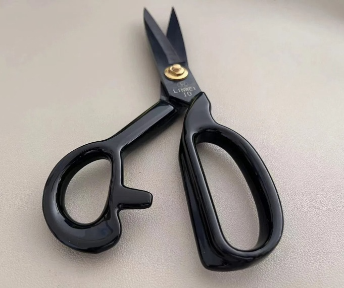 Heavy-Duty Sewing Scissors Tailor′ S Fabric Shears for Cutting Dressmaking Tailoring Altering Fabric, Leather, Clothes, Paper, Raw Materials