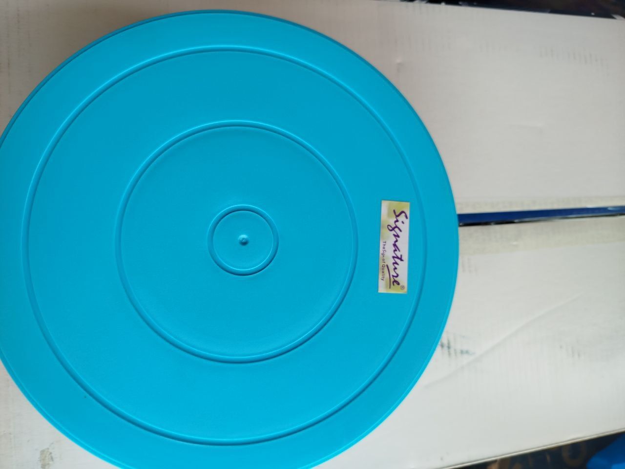 Bakers offer - 28 cm High quality Decorating Turn table - pink or blue