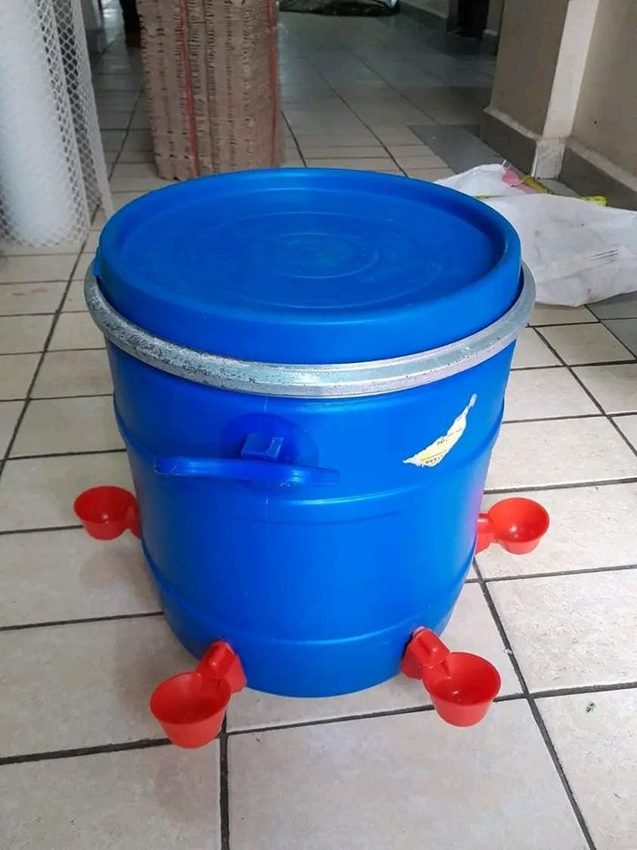 Farmers offer - Automatic cup chicken drinkers - 3 pcs- 20 pcs