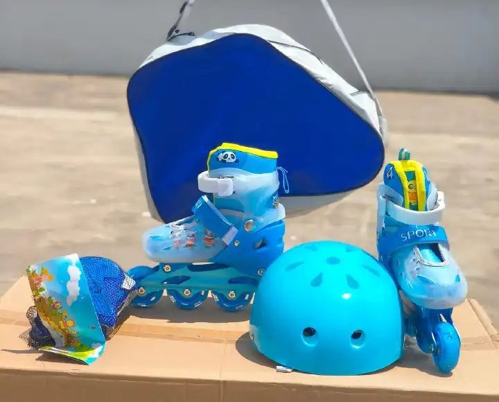 ✅️OFFER!! OFFER!! ✅️Full Set Kit Roller Speed Skating Shoes.Adjustable roller skates shoes Protective lining in the skate shoes. Comfortable