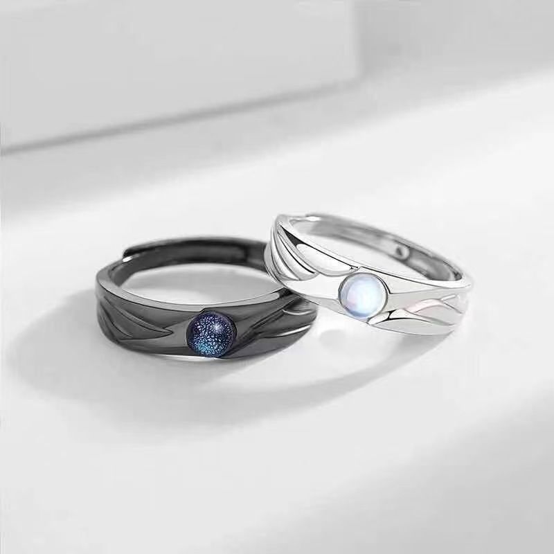 UPHUI 4PCS Male and Female Couple Magnetic Bracelet Love Magnetic Bracelet Lock and Key Design Couple Ring with Diamond Gift for Friends, Boyfriend, Husband and Wife Anniversary Gift with Jewelry Box