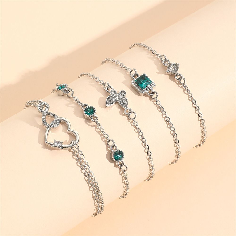 UPHUI 5PCS Women's Gold Bracelet 14K Gold Plated Exquisite Layered Chain Bracelet Adjustable Cute Bracelet Set