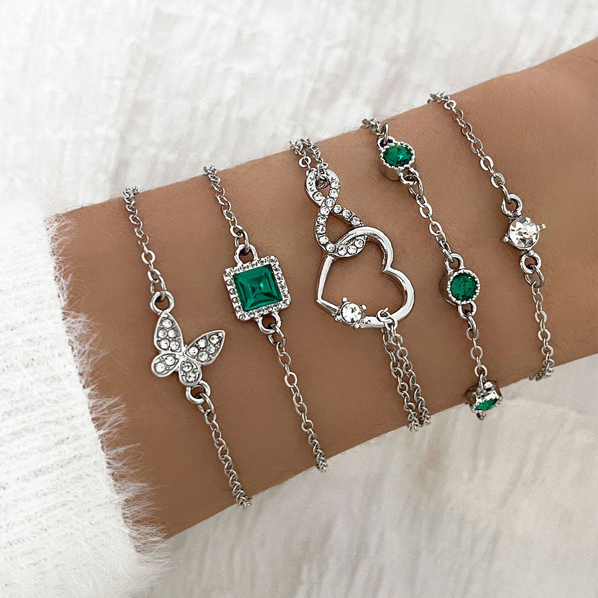 UPHUI 5PCS Women's Gold Bracelet 14K Gold Plated Exquisite Layered Chain Bracelet Adjustable Cute Bracelet Set