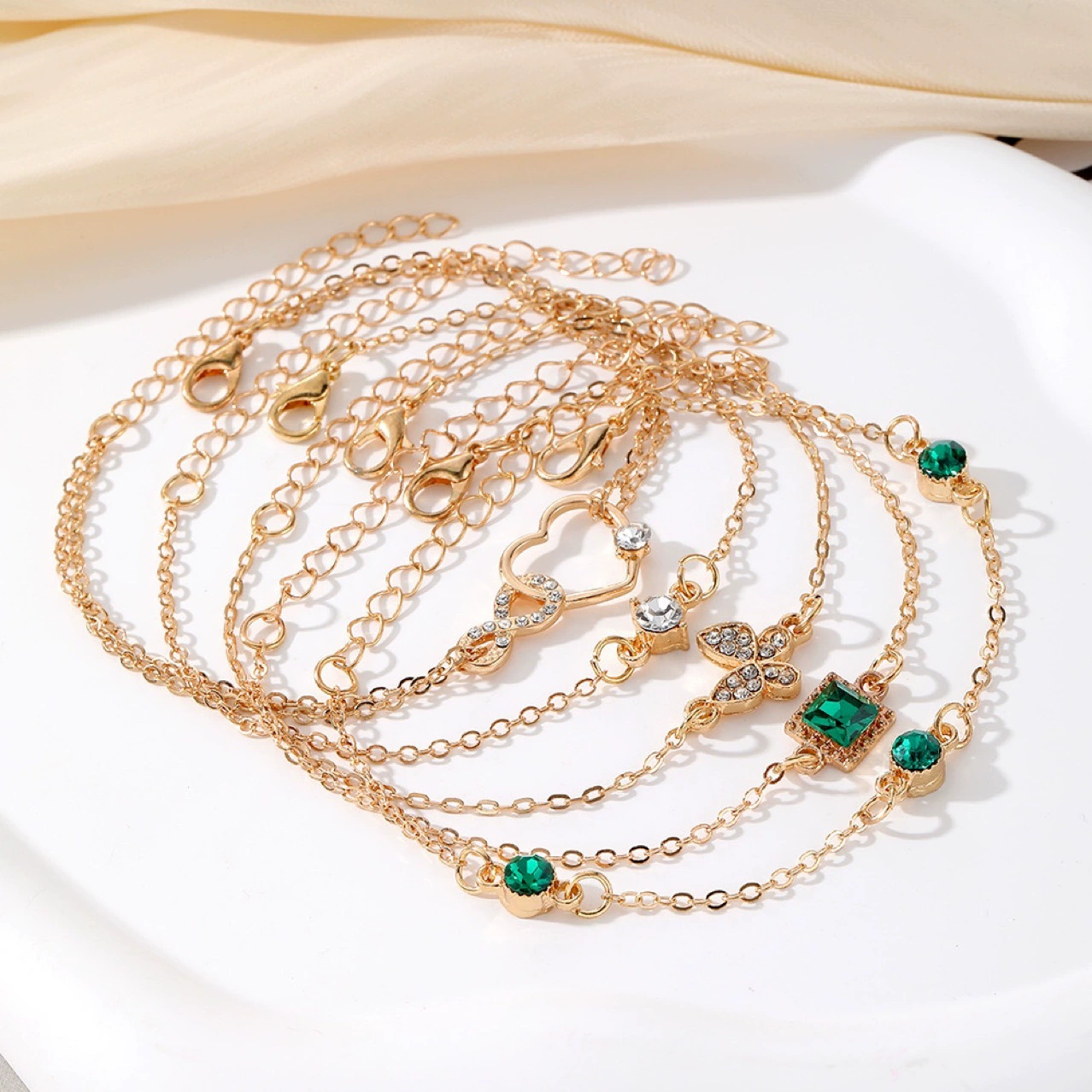 UPHUI 5PCS Women's Gold Bracelet 14K Gold Plated Exquisite Layered Chain Bracelet Adjustable Cute Bracelet Set
