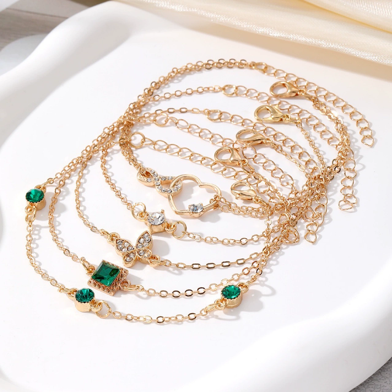 UPHUI 5PCS Women's Gold Bracelet 14K Gold Plated Exquisite Layered Chain Bracelet Adjustable Cute Bracelet Set