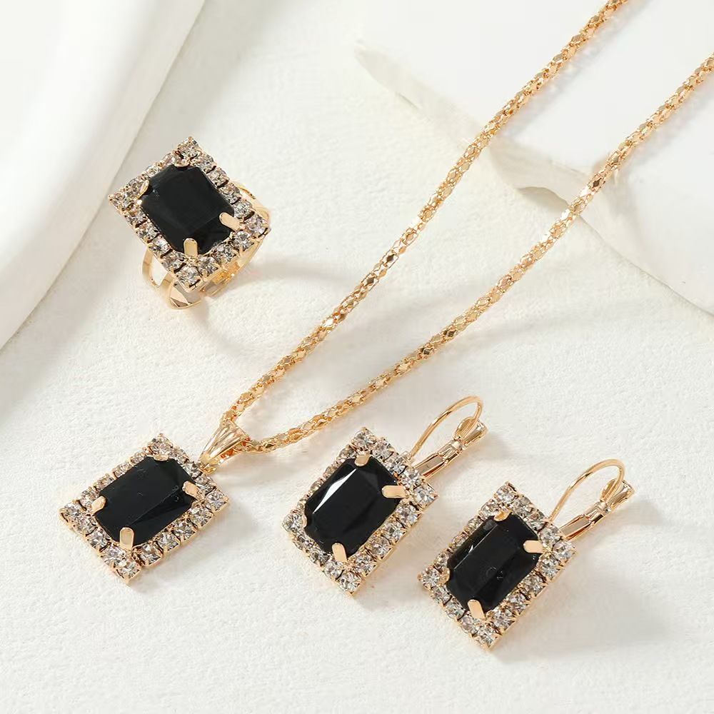 Ladies'Watch Square Inlaid Diamond Steel Strap Ring Necklace Earrings Double Row Full Diamond Bracelet Set Exquisite Elite Elegant Ladies' Casual Diamond Quartz Watch Jewelry Set For Gift Daily Wear
