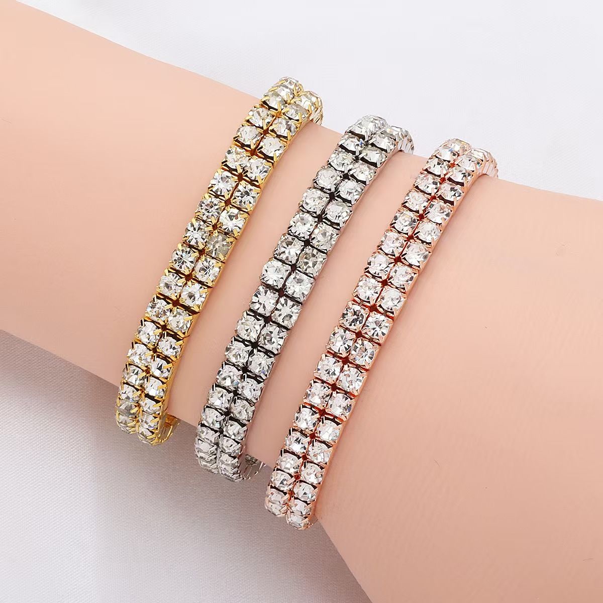 UPHUI 2Pcs Women's Watch Full Diamond Bracelet Set Starry Sky Leather Strap Quartz Watch Women's Fashion Business Wristwatch