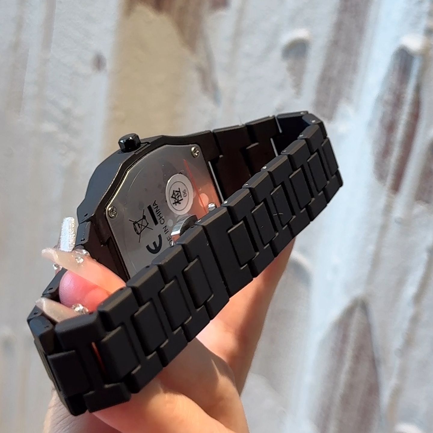 Modern Arabic Numeral Watch With Polycarbonate Band Octagonal Case Analogue Display For Man Wear It Daily Or Give Gifts To Friends